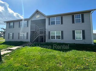 821 Saddlewood St APT B, Gardner, KS 66030