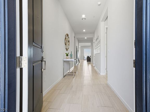 5th image of 180 Medianoche St