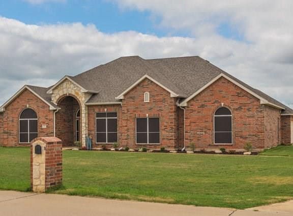 2nd image of 113 Courtney Cir