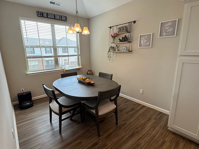 710 Kathy Ann Way W — Photo 6