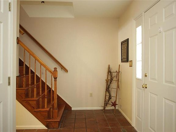 2nd image of 1316 Jeffrey Ln