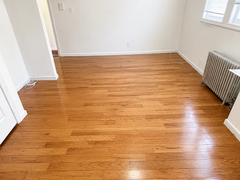 23-12 Broadway #1F — Photo 5