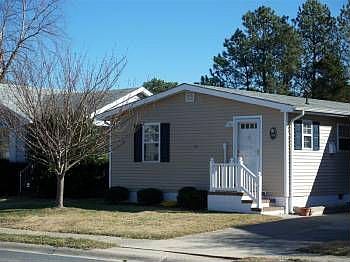 1st image of 318 Country Club Dr