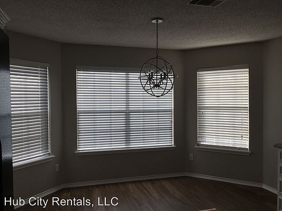 4th image of 414 Prentiss Ave