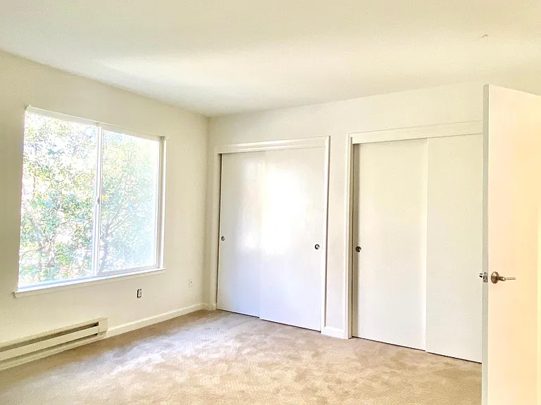 218 Bayside Ct — Photo 24