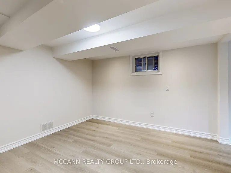 496 Northcliffe Blvd #BASEMENT — Photo 12