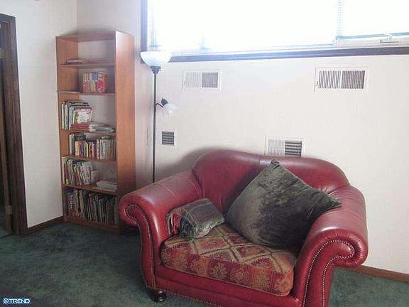 2nd image of 104 Leonards Ln