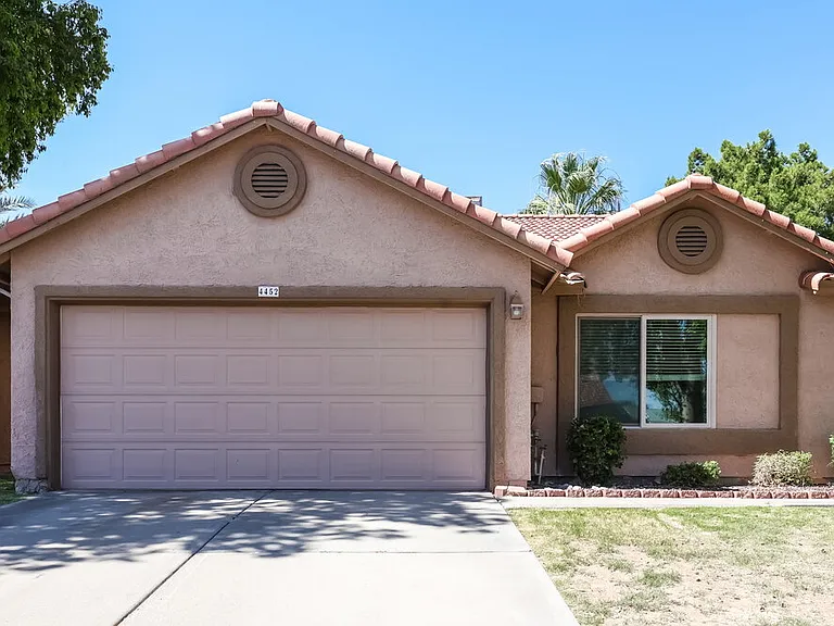 4452 E Wildwood Dr — Photo 1