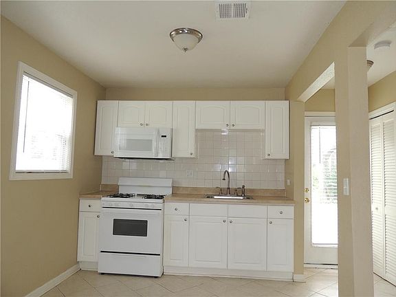 5th image of 2813 Highland Dr