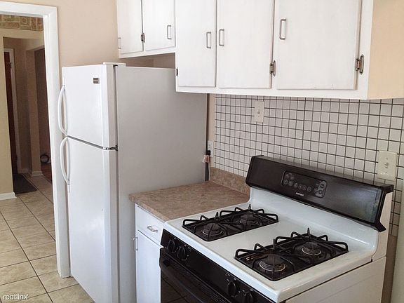 4th image of 519 N Depeyster St