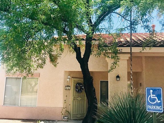 2nd image of 1542 N Paseo La Tinaja