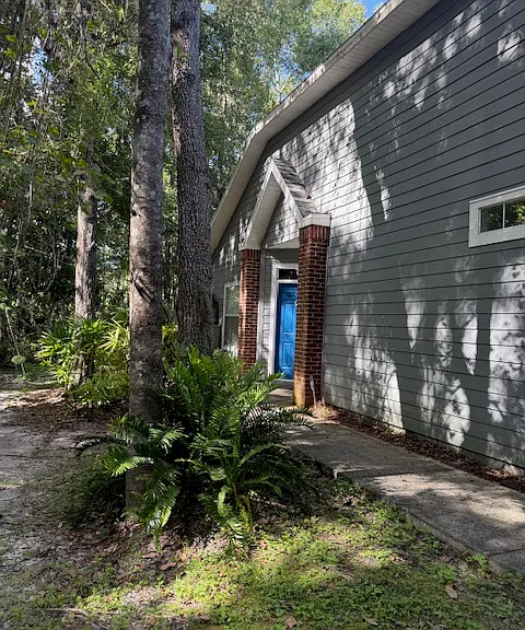 walkway to the main door