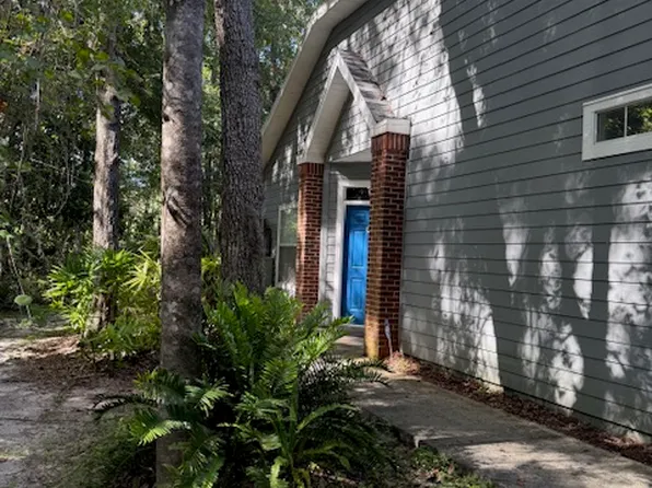 5060 NW 1st Pl, Gainesville, FL 32607
