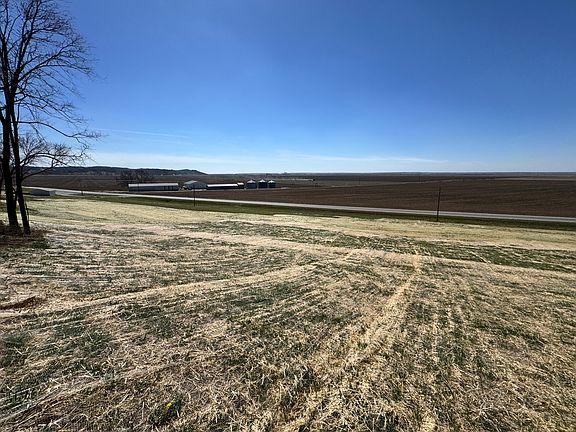 2nd image of 2294 Bluff Rd