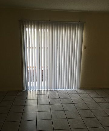 5th image of 1620 Newport Pl APT A