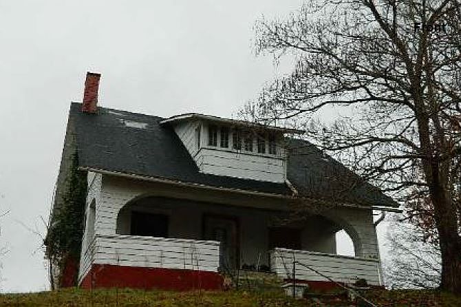 2nd image of 305 7th St