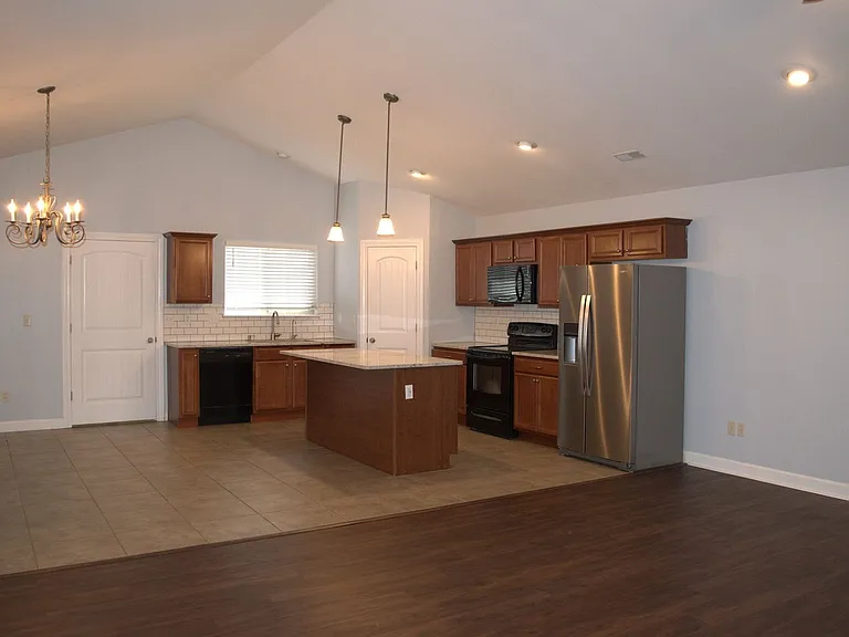 106 Corcoran Dr — Photo 7