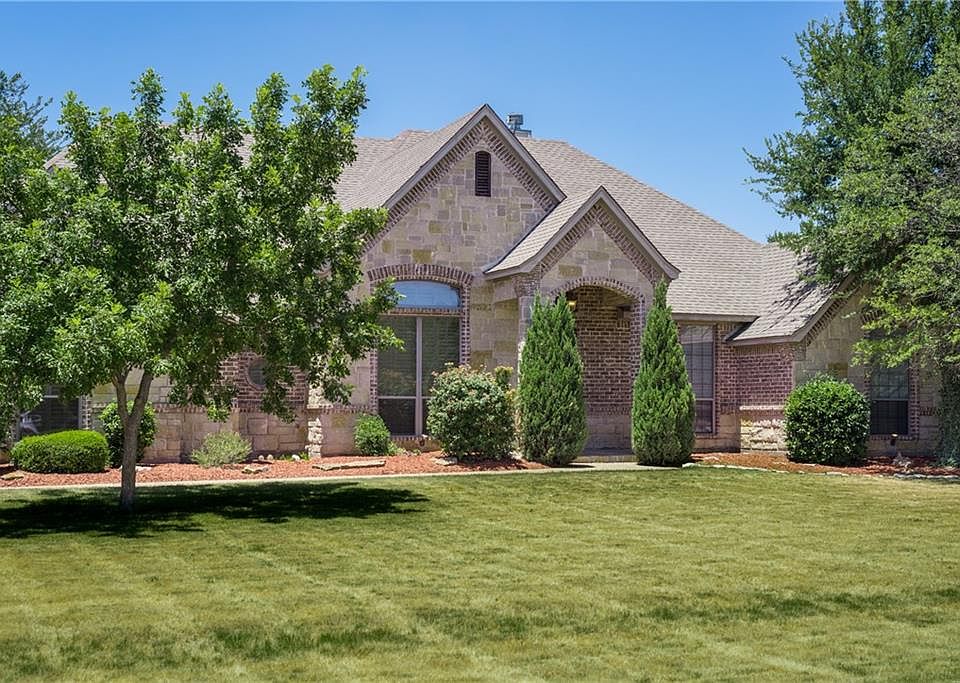 1st image of 202 Deer Creek Dr