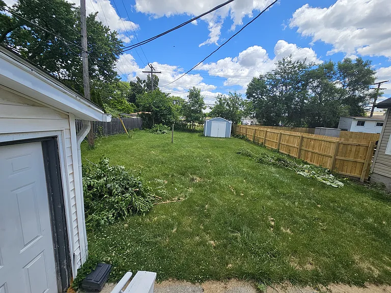 25052 Comfort St — Photo 7