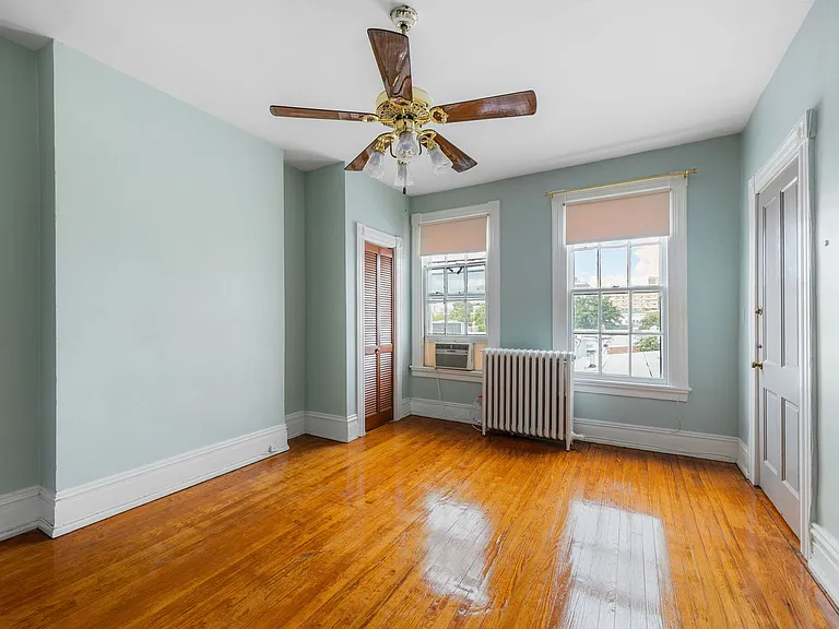 1206 Park Ave — Photo 2