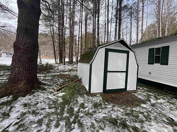 3rd image of 8401 Independence Ave