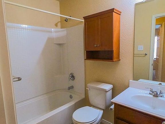 3rd image of 407 Blue Sage Dr