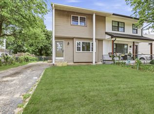 812 Oak St, Lakehurst, NJ 08733