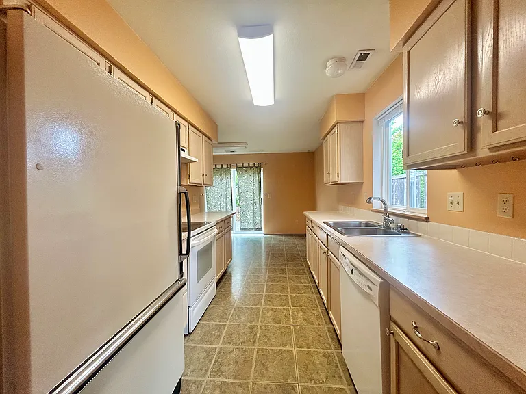 2617 Firland St SW — Photo 9