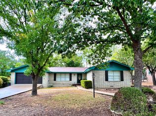 604 Mockingbird Ln, Kerrville, TX 78028