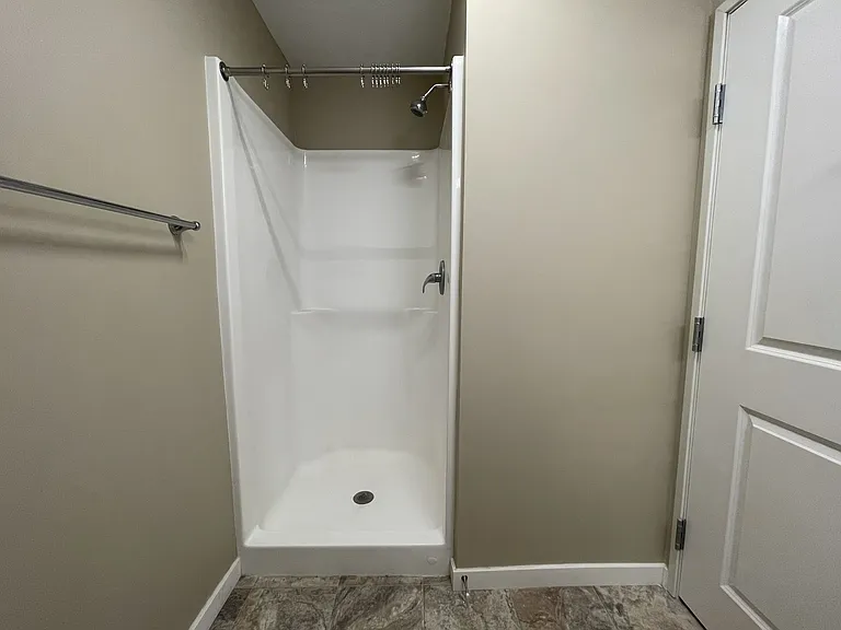 511 Cavalier Dr — Photo 24