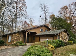 236 Spring Arbor Dr, Carbondale, IL 62902