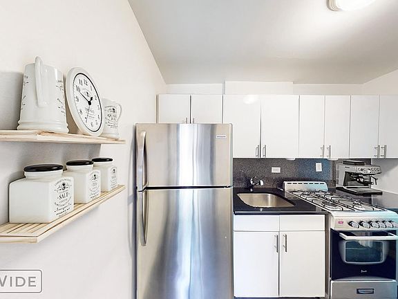 4th image of 315 E 56th St #G