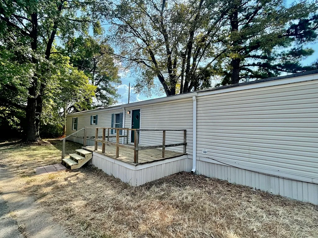 3 bed, 1216 sqft, $1,195 — Photo 2