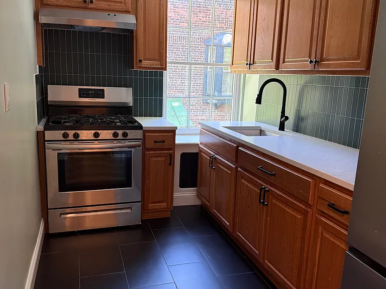 39-27 44th St #2F — Photo 3