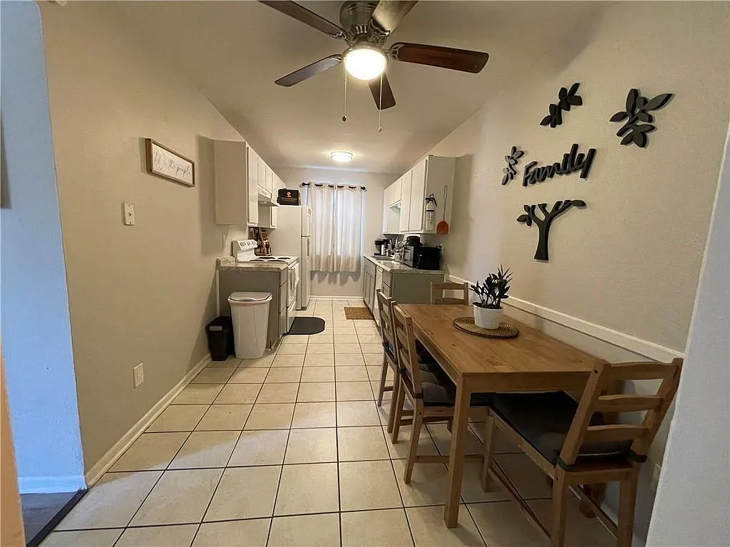 2 bed, 1.0 bath, 6090 sqft, $795 — Photo 2