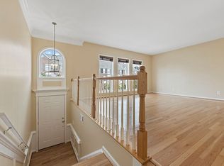 22705 Simonet Blanc Ter, Ashburn, VA 20148