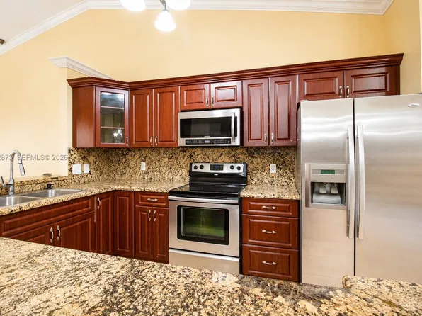 7927 NW 50th St, Lauderhill, FL 33351