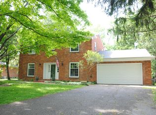 9836 Longwood Cir, Wildwood, KY 40223
