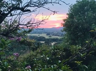 104 Seale Hill Rd, Comfort, TX 78013