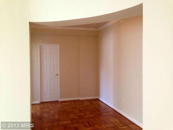 Separate Dinning / Office nook