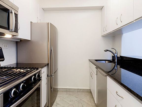 4th image of 145 W 67th St APT 3f