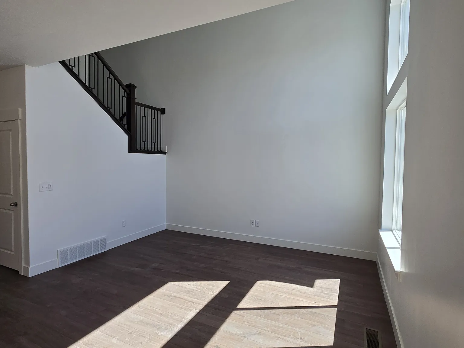 3 bed, 2.5 bath, 2280 sqft, $2,250 — Photo 3