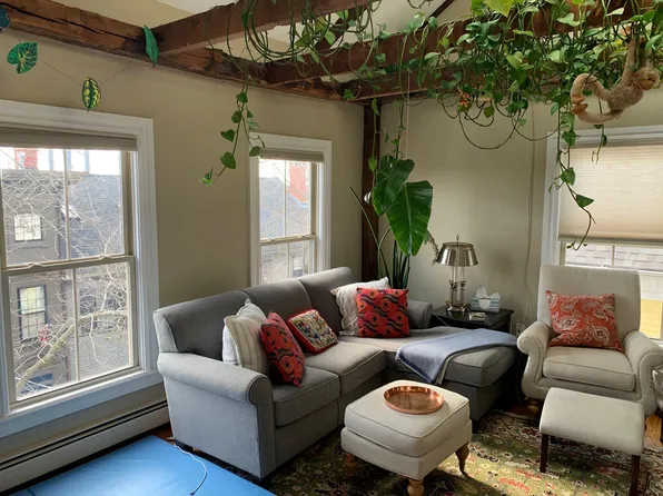 12 1/2 Arnold St Floor 3, Providence, RI 02906