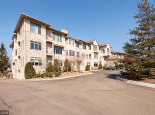 555 Oak Ridge Pl APT 140, Hopkins, MN 55305