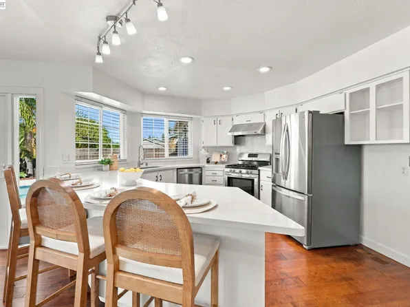 5370 Myrtle Dr, Concord, CA 94521