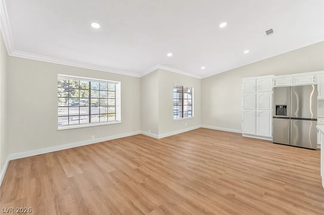 4 bed, 2.0 bath, 1804 sqft, $2,300 — Photo 4