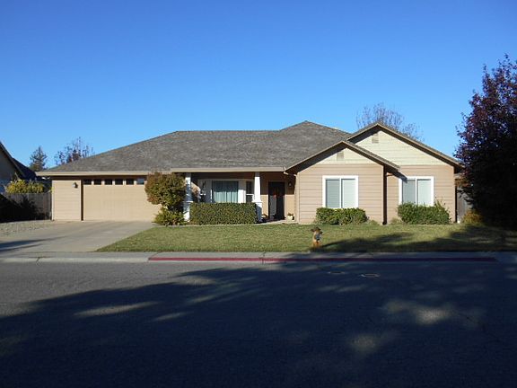 3rd image of 196 Country Club Dr