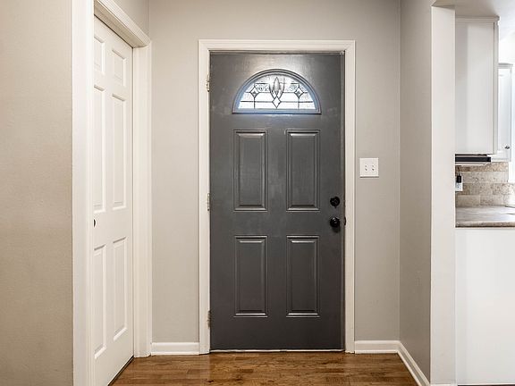 4th image of 2214 Boston Ct