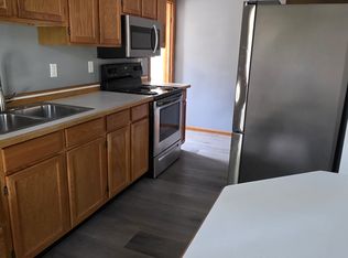 612 Woodside Ln, Bay City, MI 48708