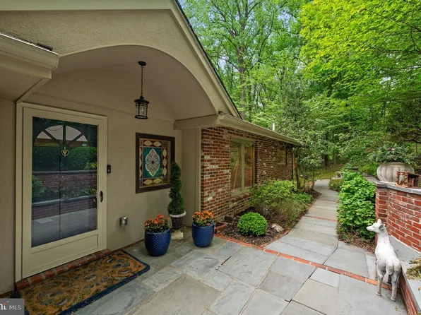 590 Fletcher Rd, Wayne, PA 19087